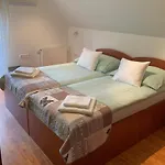 Prima Vendeghaz 3*