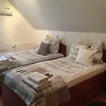 Prima Vendeghaz 3*
